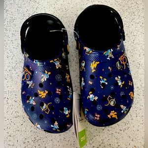 🆕Disney 50th anniversary Crocs W8/M6